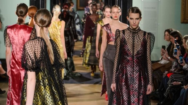 Mary Katrantzou - Erdem Χειμώνας 2018: Ένα fashion ταξίδι στην ιστορία της τέχνης και της αισθητικής
