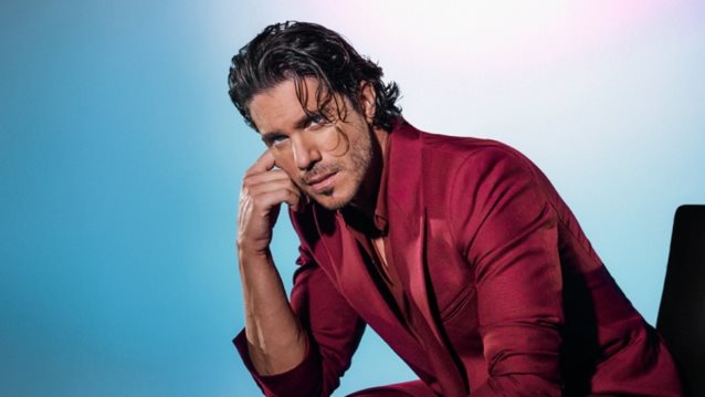 Ενοχλημένος ο Νίκος Οικονομόπουλος πάνω στη σκηνή: &quot;Μην το κάνεις αυτό, με νευριάζεις&quot;