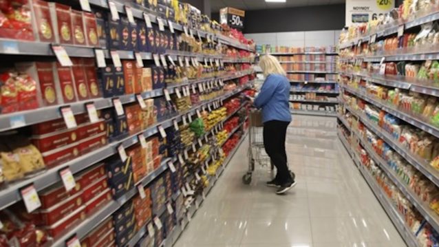 Ακρίβεια: Μειώθηκαν οι τιμές σε πάνω από 4.000 προϊόντα των σούπερ μάρκετ - Ποια είδη έγιναν φθηνότερα, τι ισχύει με το βρεφικό γάλα