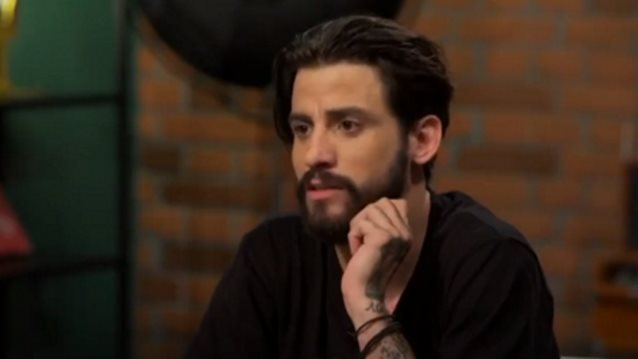 Αναστάσιος Ράμμος: "Φοβάμαι ότι με πλησιάζουν άνθρωποι επειδή είμαι διάσημος. Μα δεν είμαι! Είμαι γνωστός στο χωριό που λέγεται Ελλάδα"