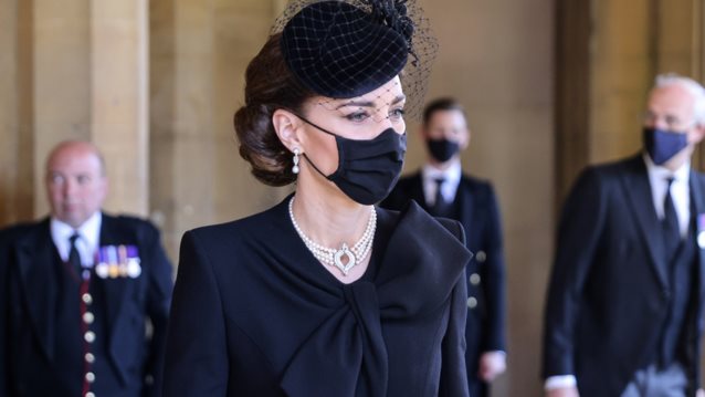 Βασιλική ανωτερότητα: Πώς η Κέιτ Μίντλετον αποστόμωσε τη Μέγκαν Μαρκλ - Η διπλωματική "απάντηση"