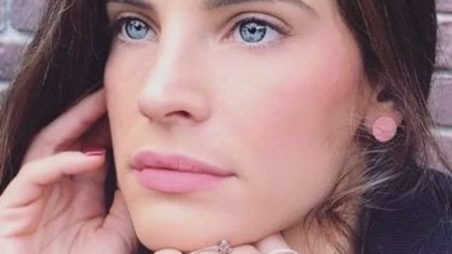 Χριστίνα Μπόμπα: Ποζάρει με την κούκλα αδερφή της και ξετρελαίνει το Instagram