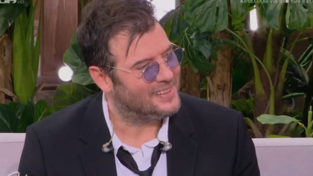 Λάμπης Λιβιεράτος | Ο πρώτος και πιο πιστός φαν της κόρης του - Δείτε την αντίδρασή του στην ερμηνεία της