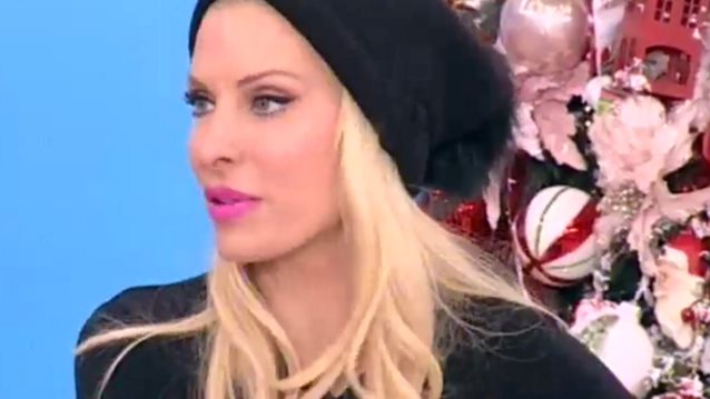 Ελένη Μενεγάκη: Η περιπέτεια της υγείας της τα Χριστούγεννα: Με σκουφί στον αέρα της εκπομπής της!