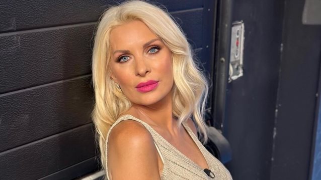 Η ανάρτηση της Ελένης Μενεγάκη για τα γενέθλιά της &amp; η ζωγραφία που της έκανε ο Άγγελος Λάτσιος