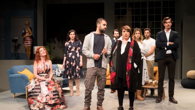 «Όποιος θέλει να χωρίσει… να σηκώσει το χέρι του!»: H παραστάση του Γιώργου Καπουτζίδη επιστρέφει για δεύτερη συνεχόμενη χρονιά!