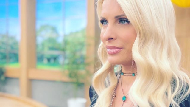 Ελένη Μενεγάκη: Παιχνίδια στο χιόνι με τα παιδιά της! Δείτε φωτογραφίες και βίντεο