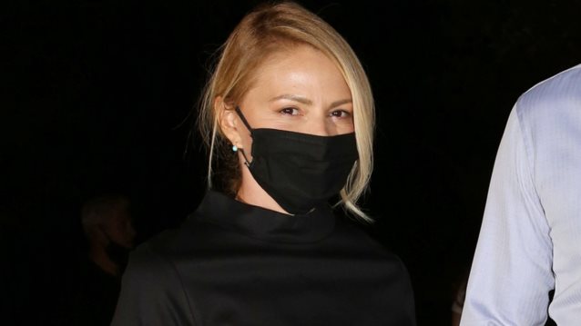 Τζένη Μπαλατσινού - Βασίλης Κικίλιας | Η σπάνια βραδινή έξοδος και η chic εμφάνιση που συζητήθηκε