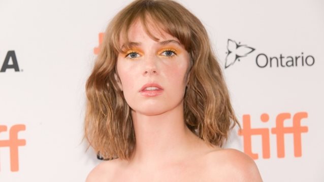 Maya Hawke: Η κόρη του Ethan Hawke είναι style icon
