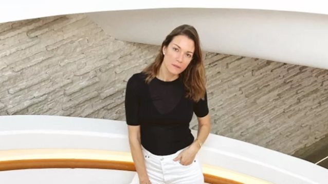 Βίκυ Καγιά | Η δερμάτινη τσάντα της είναι το διαχρονικό fashion item στο οποίο αξίζει να επενδύσεις για να κρατάς μια ζωή