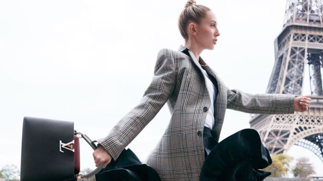 Η fashionista Μαρία-Ολυμπία Γλίξμπουργκ στο front row του οίκου Louis Vuitton