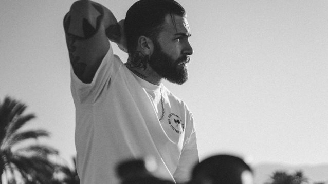 Χρήστος Ζώτος: Ο σέξι παρτενέρ της Σπυροπούλου στο J2US έκανε την πιο αμφιλεγόμενη αλλαγή στο look του!