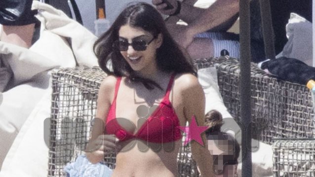 Ειρηνη Καζαριαν
: Δειτε την μονο με το μαγιο της! Οι φωτογραφιες απο τις καλοκαιρινες της διακοπες