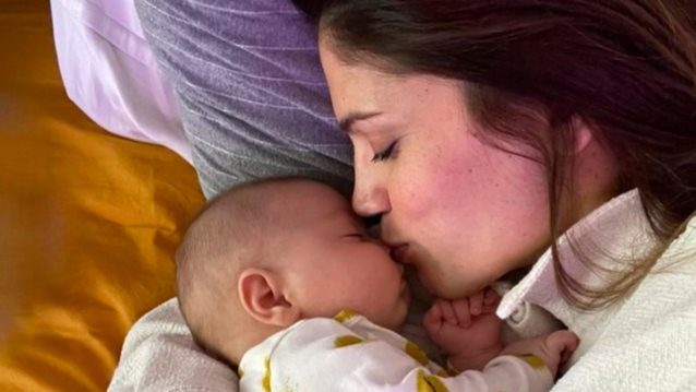 Η Μαίρη Συνατσάκη &quot;λιώνει&quot; για την κόρη της και το δείχνει σε 8 φωτογραφίες