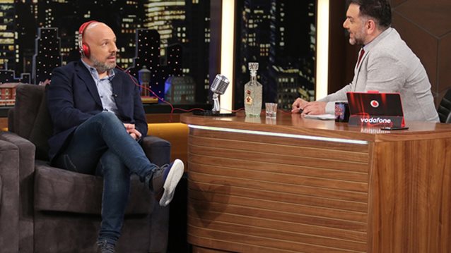 Ο Νίκος Μουτσινάς Στον Γρηγόρη Αρναούτογλου: «Το φρικτό στο Survivor είναι ότι ειπαν &quot;Διάσημοι&quot; την ομάδα. Είναι αστείο!»