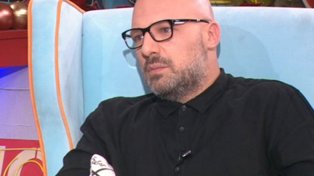 Νίκος Μουτσινάς: Η ιδιαίτερη συνέντευξη για τη ζωή του μετά τον θάνατο της μαμάς του