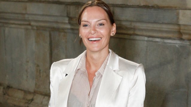 Η Υβόννη Μπόσνιακ υιοθέτησε το χρώμα μαλλιών που την κολακεύει περισσότερο απ&#39; όλα