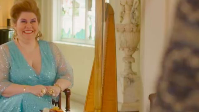 Ρεσιτάλ γέλιου από Σαββίδου και Αντωνόπουλο στο νέο τρέιλερ για την &quot;Κατάρα της Τζέλα Δελαφράγκα&quot;