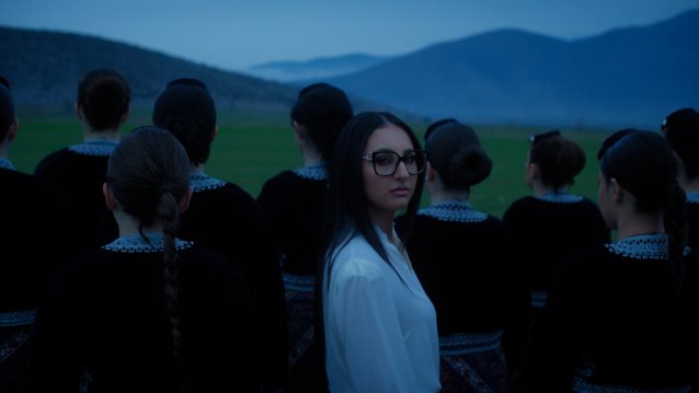 Η Klavdia απαντά στα σχόλια Ψινάκη και Μουρατίδη για τη συμμετοχή της στη Eurovision