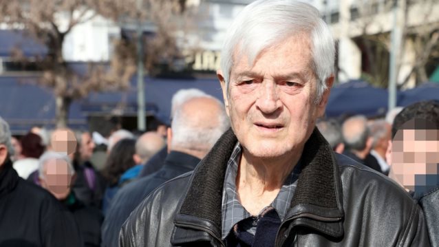 Πέθανε ο Τάκης Οικονομόπουλος