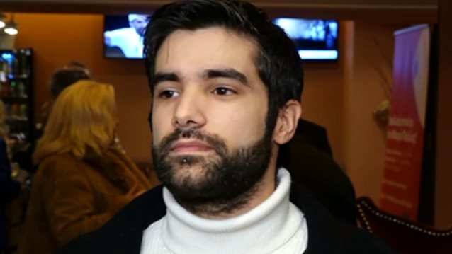 Άρης Πλασκασοβίτης: Μιλά ανοιχτά για το πρόβλημα της υγείας του: «Είναι μη αναστρέψιμη η κώφωση»