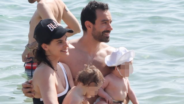 Χριστίνα Μπόμπα - Σάκης Τανιμανίδης | Οι δίδυμες κόρες τους έγιναν ενός έτους - Δείτε στιγμιότυπα από το εντυπωσιακό πάρτι