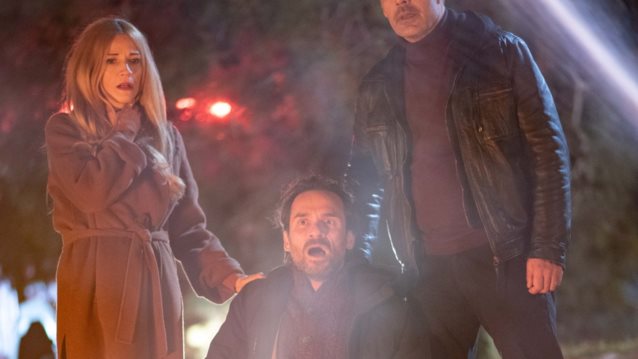 Συγκλονιστικές εξελίξεις στην &quot;Έξαψη&quot;: Η αγροικία του Κωστή στις φλόγες. Αγνοούμενη η Μαρίνα