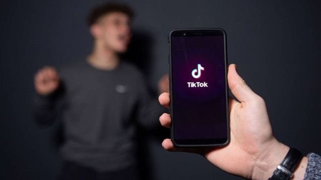 TikTok: Είναι ο μεγάλος κίνδυνος για το Facebook
