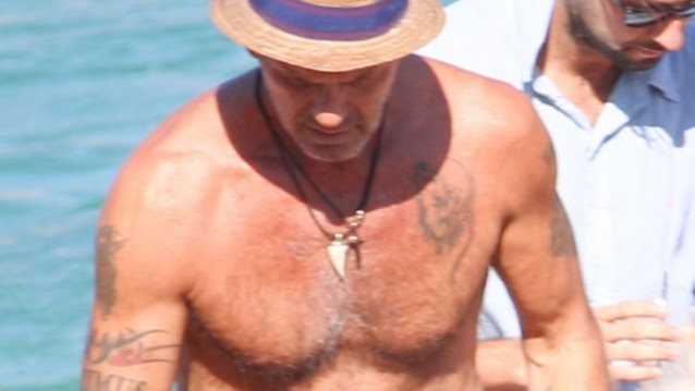 Πέτρος Κωστόπουλος: Με την μικρότερη κόρη του σε παραλία της Μυκόνου: Φωτογραφίες