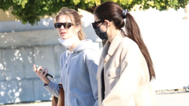 H Αμαλία Κωστοπούλου κράτησε την αγαπημένη τσάντα της Kendall Jenner και της Hailey Bieber