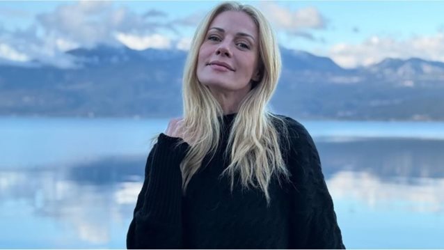 Ζέτα Μακρυπούλια | Ο θαυματουργός αντιρυτιδικός ορός που χρησιμοποιεί περιέχει τρία ενεργά συστατικά που μεταμορφώνουν την επιδερμίδα