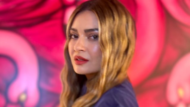 Αποστολία Ζώη: &quot;Στο τραγούδι όλο αυτό δεν υπάρχει - Μπορούν να σου κάνουν κάτι κακό, πισώπλατα μαχαιρώματα ή οτιδήποτε...&quot;