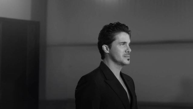 Ο Νίκος Οικονομόπουλος επιστρέφει μουσικά "Όπου Κι Αν Πας"