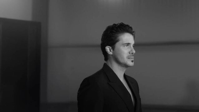 Ο Νικος Οικονομοπουλος επιστρεφει μουσικα "Οπου Κι Αν Πας"