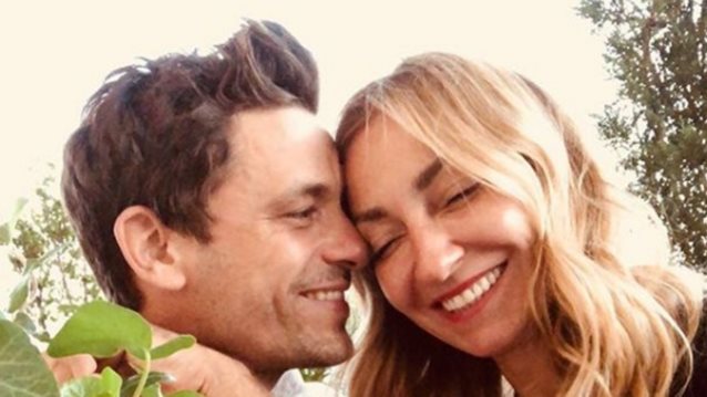 Ρούλα Ρέβη: Φωτογραφίζει τους κοιλιακούς του Αποστόλη Τότσικα και «ρίχνει» το Instagram!