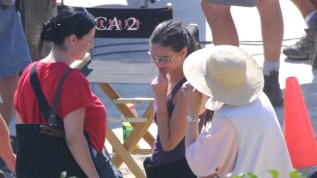 Demi Moore | Αποκάλυψε το παρασκίνιο πίσω από την εμβληματική σκηνή με το μπικίνι στην ταινία &quot;Οι Άγγελοι του Τσάρλι&quot;