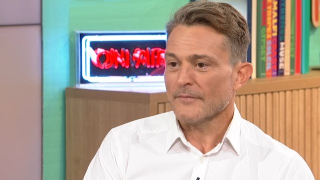 Γιώργος Καραμίχος: &quot;&#39;Με πλήγωνε - Σε κάποια πράγματα δεν συνδεθήκαμε ποτέ με τους γονείς μου&quot;