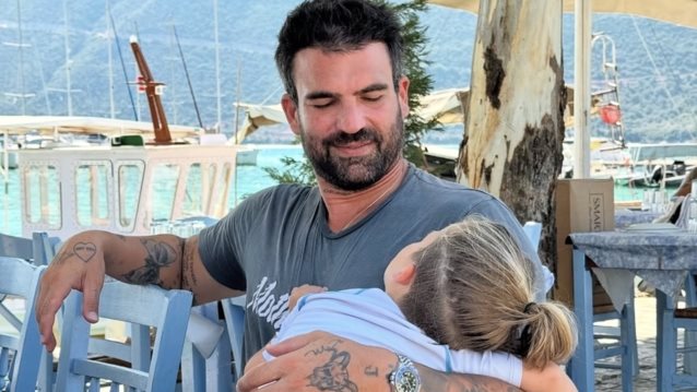 Ο Δημήτρης Αλεξάνδρου "λιώνει" για τον γιο του: "Ο λόγος που χαμογελάω κάθε μέρα"