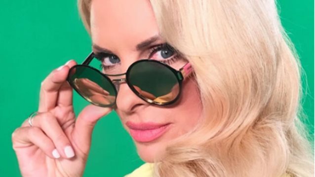 Ελένη Μενεγάκη: Η επίσκεψη σε ακατοίκητο σπίτι του Ιονίου: Φωτογραφία