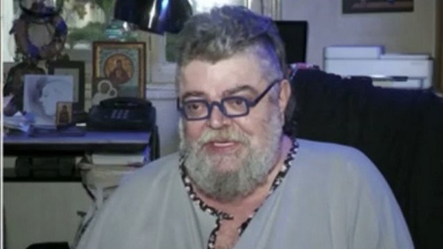 Σταμάτης Κραουνάκης: Όλο το σουργελαριό και η ανάπηρη δημοσιογραφία ασχολείται με τη "χοντρή νευρικιά"