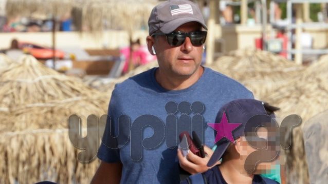 Γιώργος Λιάγκας: Στη θάλασσα με τους γιους του! Όλες οι φωτογραφίες
