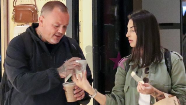 Δημήτρης Σκαρμούτσος: Με την οικογένειά του για ψώνια! Όλες οι φωτογραφίες