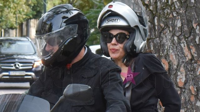 Ναταλία Δραγούμη: Easy Riders! Με τον σύζυγό της στην Κηφισιά