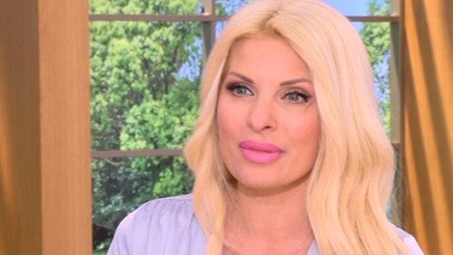 Ελένη Μενεγάκη: Η πρώτη εμφάνιση μετά την αποκάλυψη της αντικαταστάτριάς της