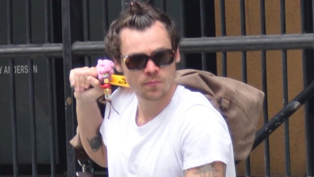 Hollywood Report | Ο Harry Styles στη Νέα Υόρκη &amp; η σπάνια εμφάνιση της Gigi Hadid