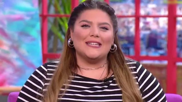 Η Δανάη Μπάρκα φόρεσε ριγέ και έστειλε το δικό της μήνυμα στον Τάσο Ξιαρχό