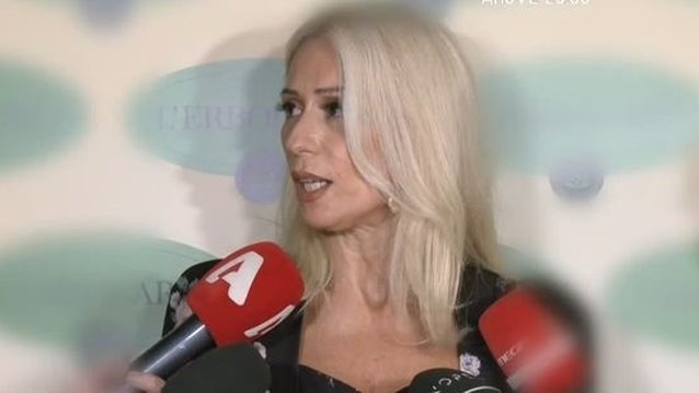 Μαρία Μπακοδήμου: &quot;Μου γράφουν στα social media γιατί φοράω μίνι, γιατί έχω ντεκολτέ, είναι σαν αστυνομία ηθών&quot;