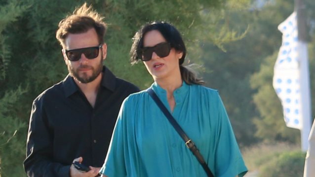 Η Ζενεβιέβ Μαζαρί σε οικογενειακές διακοπές στα Κουφονήσια