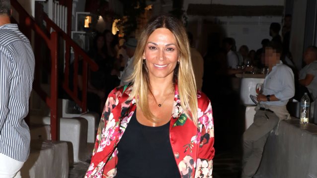 Η Έλλη Κοκκίνου σε βραδινή έξοδο στη Μύκονο