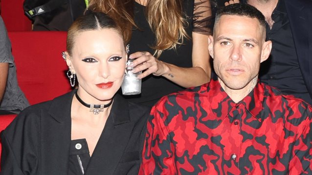 Τάμτα και Πάρης Κασιδόκωστας | Η ανταλλαγή δώρων στο γιορτινά στολισμένο σπίτι τους